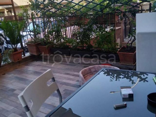 Appartamento in affitto a Roma via dei Minatori, 14, arredato, terrazzo, riscaldamento autonomo TrovaCasa