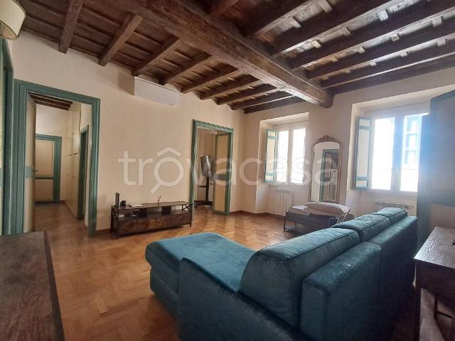 Appartamento in affitto a Roma via dei Pastini, ascensore, aria condizionata, cucina abitabile TrovaCasa
