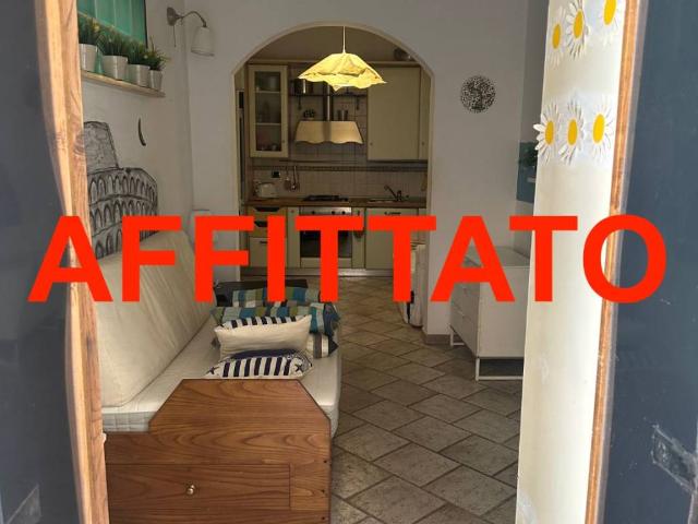 Appartamento in affitto a Roma via del Boschetto, 66, arredato, riscaldamento autonomo, buono stato TrovaCasa