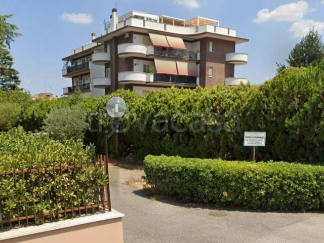 Appartamento in affitto a Roma via del Casale Agostinelli, arredato, posto auto, ascensore TrovaCasa