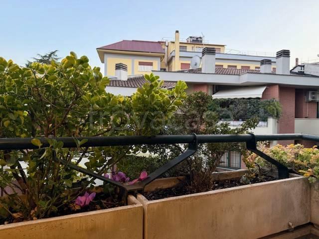 Appartamento in affitto a Roma via del Casale San Michele, arredato, posto auto, ultimo piano TrovaCasa