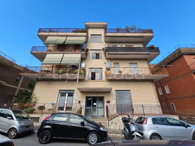 Appartamento in affitto a Roma via del Podere Rosa, 133, arredato, riscaldamento autonomo, ristrutturato TrovaCasa