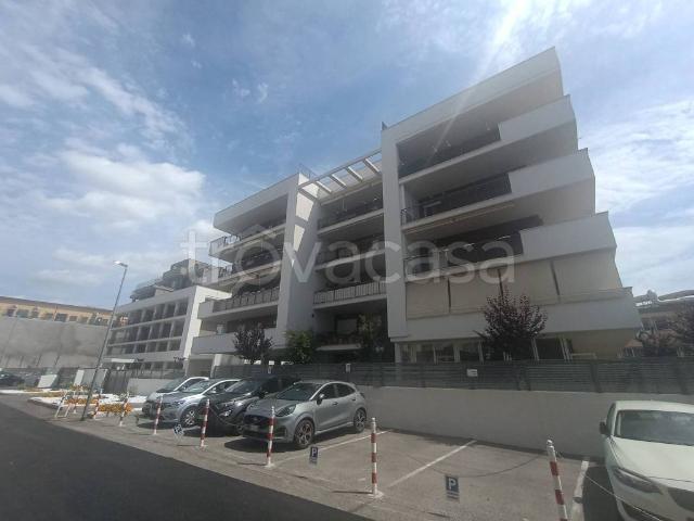 Appartamento in affitto a Roma via della Mortella, 14, terrazzo, nuova costruzione, parzialmente arredato TrovaCasa