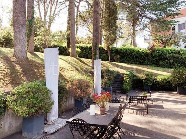 Appartamento in affitto a Roma via della Camilluccia, giardino privato, posto auto, terrazzo TrovaCasa