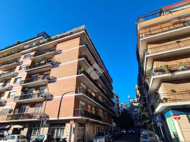 Appartamento in affitto a Roma via della Farnesina, 73, arredato, terrazzo, lavanderia TrovaCasa