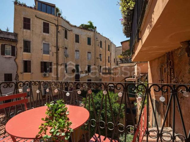 Appartamento in affitto a Roma via della Scala, arredato, balcone, angolo cottura TrovaCasa