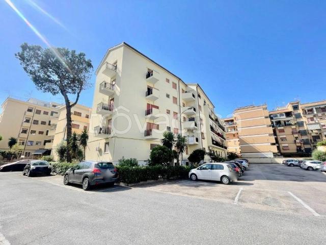 Appartamento in affitto a Roma via delle baleari, 3, arredato, terrazzo, ristrutturato TrovaCasa
