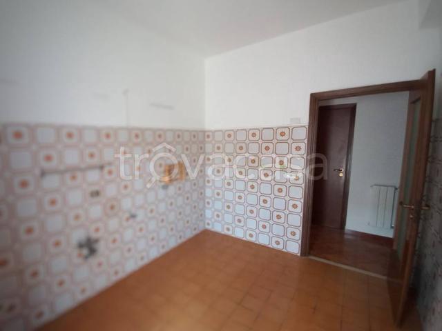 Appartamento in affitto a Roma via di Casal dei Pazzi, non arredato/vuoto, terrazzo, balcone TrovaCasa