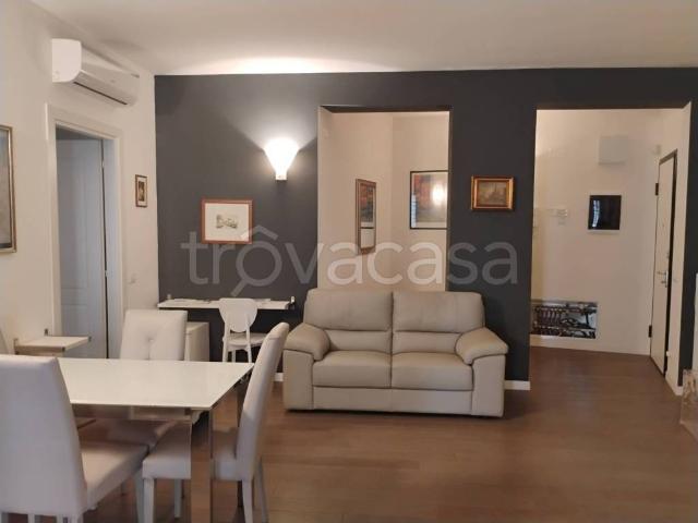 Appartamento in affitto a Roma via di Generosa, 120, arredato, box, terrazzo TrovaCasa
