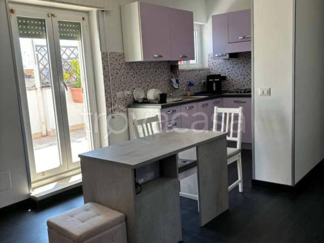 Appartamento in affitto a Roma via di Vigna Corsetti, Marconi