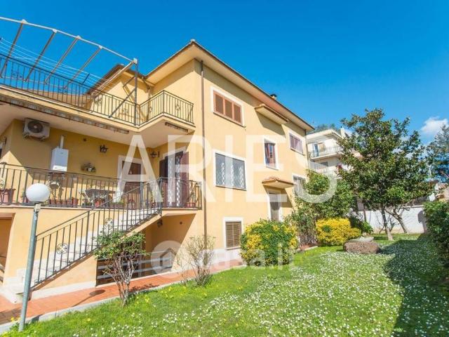 Appartamento in affitto a Roma via Edita Broglio, terrazzo, parzialmente arredato, parzialmente ristrutturato TrovaCasa