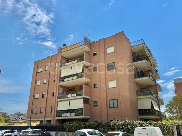 Appartamento in affitto a Roma via Elmas, 22, arredato, box, terrazzo TrovaCasa