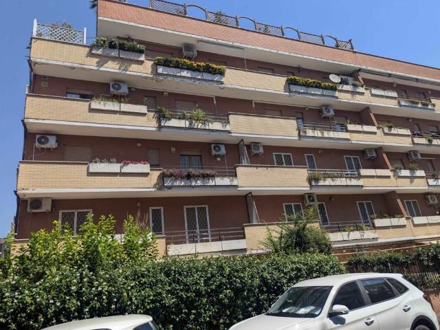 Appartamento in affitto a Roma via Enrico Besta 9, arredato, giardino, posto auto TrovaCasa
