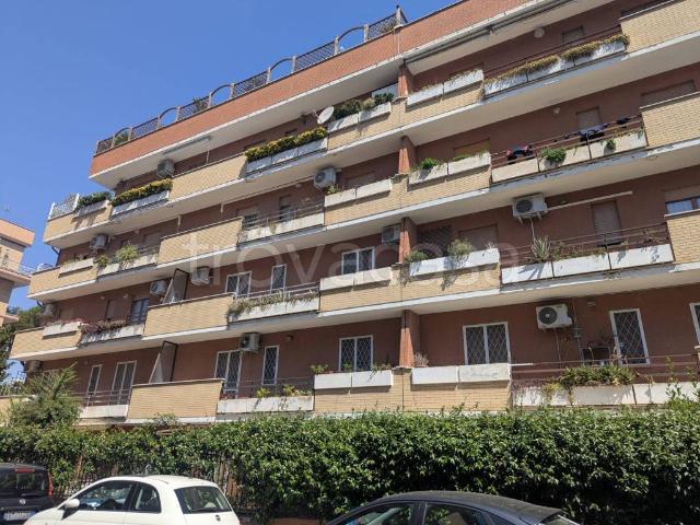 Appartamento in affitto a Roma via Enrico Besta, 9, arredato, giardino privato, posto auto TrovaCasa
