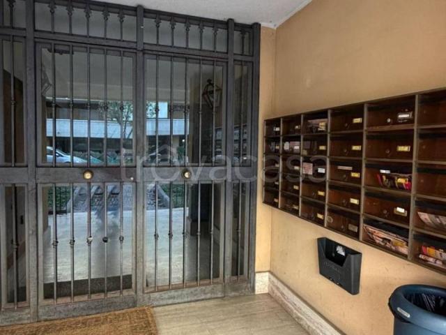 Appartamento in affitto a Roma via Erminio Macario, 21, terrazzo, parzialmente arredato, ristrutturato TrovaCasa