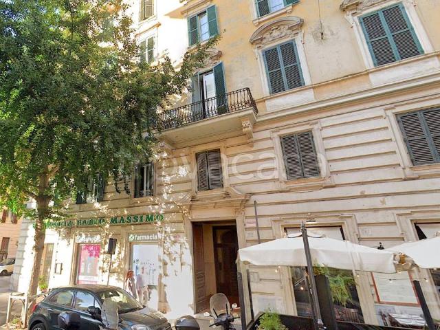 Appartamento in affitto a Roma via Fabio Massimo, 72, non arredato/vuoto, doppia esposizione, riscaldamento centralizzato TrovaCasa