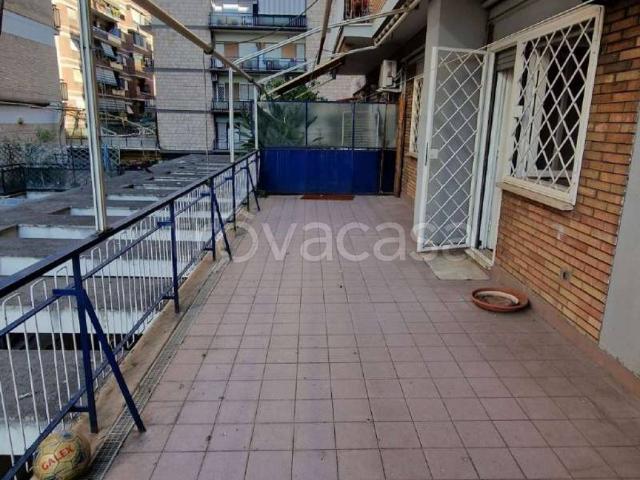 Appartamento in affitto a Roma via Fabio numerio, non arredato/vuoto, posto auto, box TrovaCasa