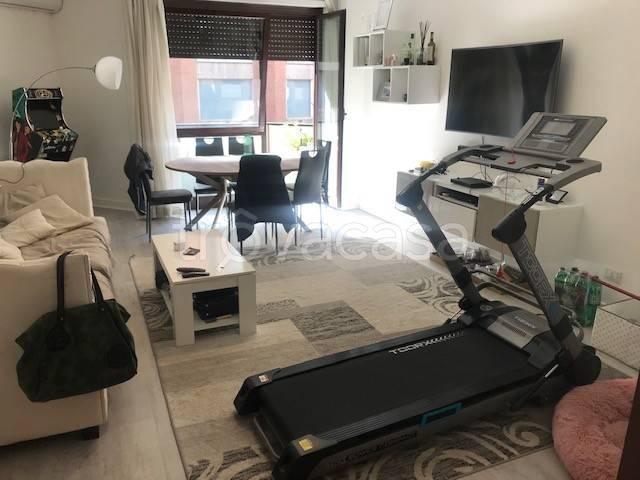 Appartamento in affitto a Roma via Federico Rosazza, 31, non arredato/vuoto, terrazzo, riscaldamento autonomo TrovaCasa