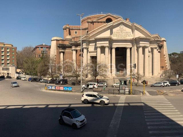 Appartamento in affitto a Roma via Filippo Civinini, riscaldamento autonomo, parzialmente arredato, ristrutturato TrovaCasa