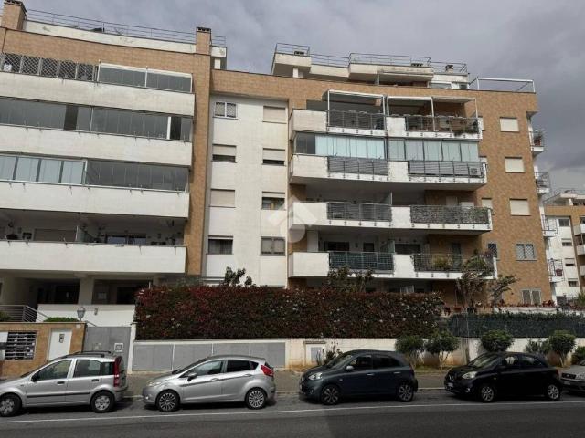 Appartamento in affitto a Roma via filippo cremonesi, 15, posto auto, terrazzo, parzialmente arredato TrovaCasa