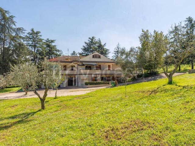 Appartamento in affitto a Roma via Fosso della Castelluccia, 82, giardino privato, posto auto, parzialmente arredato TrovaCasa