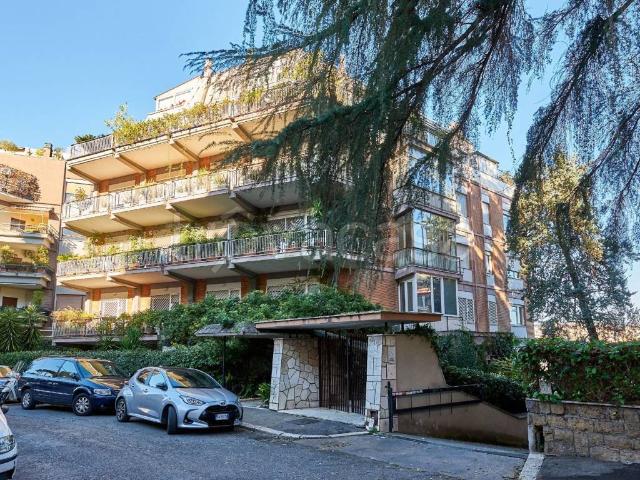 Appartamento in affitto a Roma via Francesco Mengotti, arredato, ristrutturato, vicinanze negozi TrovaCasa