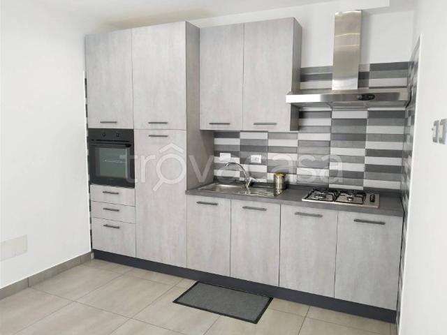 Appartamento in affitto a Roma via Francica, arredato, giardino privato, riscaldamento autonomo TrovaCasa