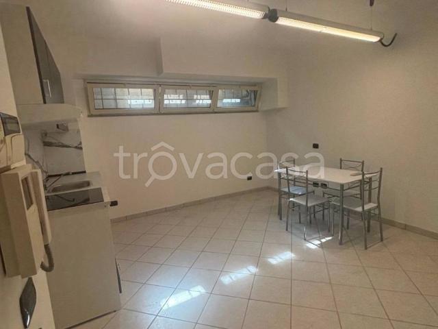 Appartamento in affitto a Roma via Fraine, 1, arredato, ristrutturato, angolo cottura TrovaCasa