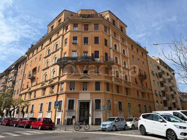Appartamento in affitto a Roma via Fregene, arredato, buono stato, vicinanze negozi TrovaCasa