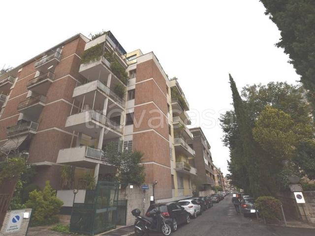 Appartamento in affitto a Roma via Guido Banti, arredato, terrazzo, buono stato TrovaCasa