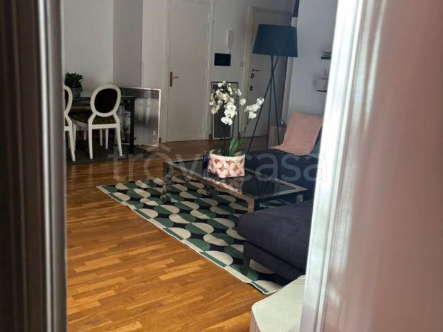 Appartamento in affitto a Roma via Giacinta Pezzana, 109, arredato, terrazzo, balcone TrovaCasa