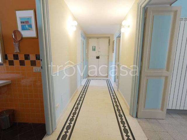 Appartamento in affitto a Roma via Giacinto Mompiani, arredato, caminetto, ascensore TrovaCasa