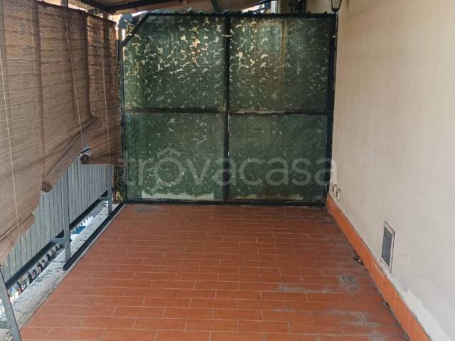 Appartamento in affitto a Roma via Giacinto De Vecchi Pieralice, non arredato/vuoto, terrazzo, caminetto TrovaCasa