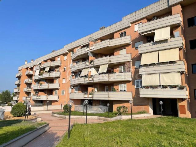 Appartamento in affitto a Roma via Gioacchino Russo, 19, parzialmente arredato, posto auto coperto, cantina TrovaCasa