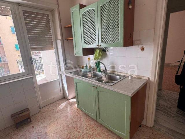 Appartamento in affitto a Roma via Giovanni Andrea Badoero, porta blindata, balcone, cucina semiabitabile TrovaCasa
