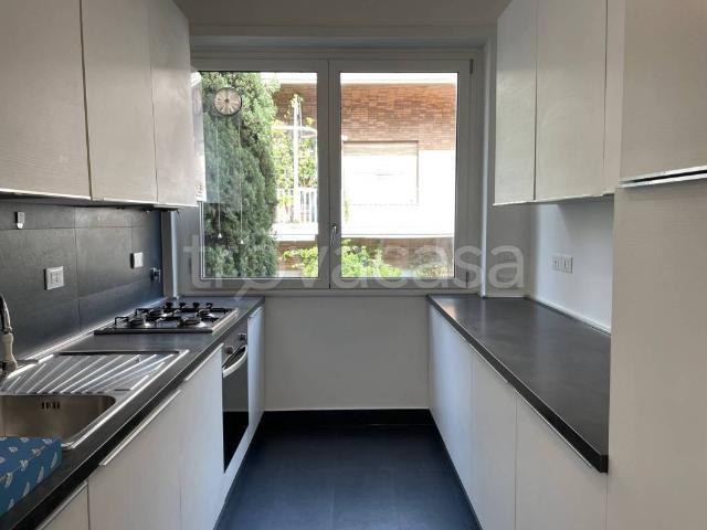 Appartamento in affitto a Roma via Giovanni Battista De Rossi, 20, ristrutturato, luminoso, doppi servizi TrovaCasa