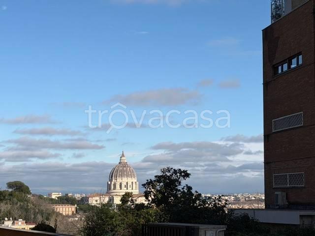 Appartamento in affitto a Roma via Giovanni Bessarione, box, parzialmente arredato, balcone TrovaCasa