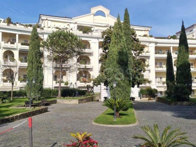 Appartamento in affitto a Roma via Girolamo Nisio, giardino privato, box, immobile di prestigio TrovaCasa