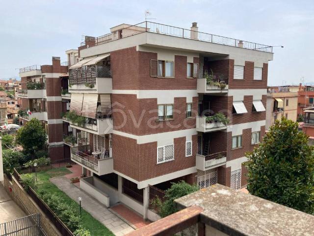 Appartamento in affitto a Roma via Giulio Frascheri, arredato, terrazzo, riscaldamento autonomo TrovaCasa
