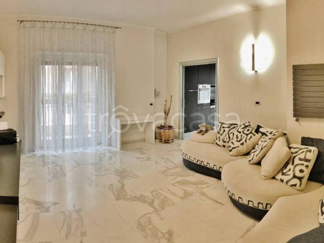 Appartamento in affitto a Roma via Giuseppe Gatteschi, arredato, ristrutturato, balcone TrovaCasa