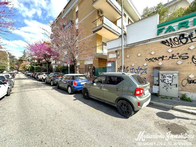 Appartamento in affitto a Roma via Giuseppe Lorenzoni, 4, arredato, ascensore, libero subito TrovaCasa