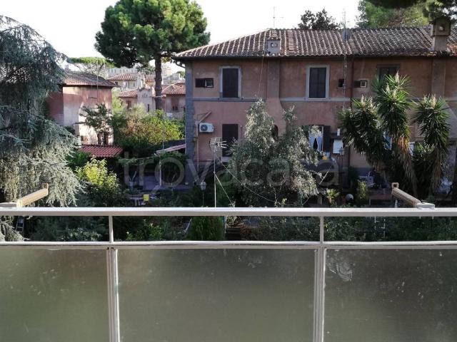 Appartamento in affitto a Roma via Ignazio Persico, 61, arredato, lavatrice, luminoso TrovaCasa