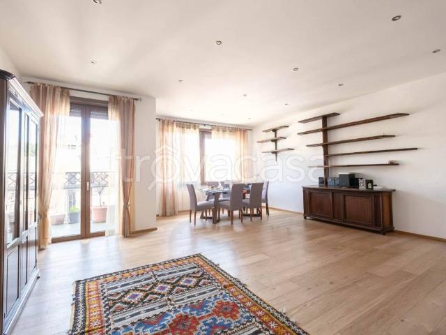 Appartamento in affitto a Roma via Luigi Capuana, box, terrazzo, parzialmente arredato TrovaCasa