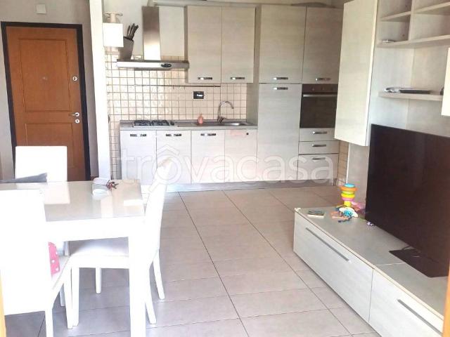 Appartamento in affitto a Roma via Luigi De Marchi, arredato, terrazzo, zona residenziale TrovaCasa