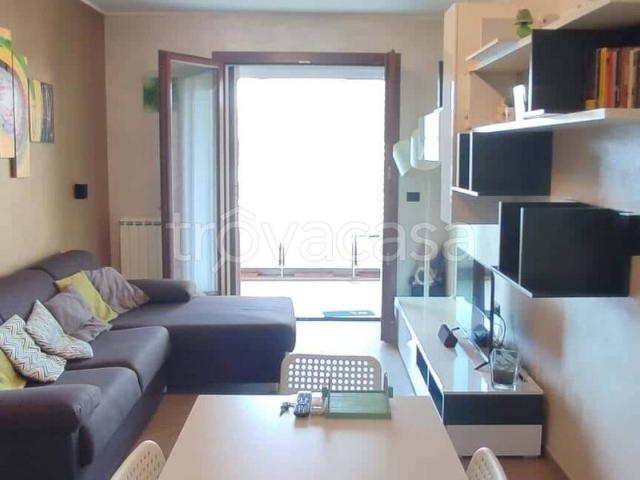 Appartamento in affitto a Roma via Luigi de Marchi, arredato, terrazzo, ascensore TrovaCasa