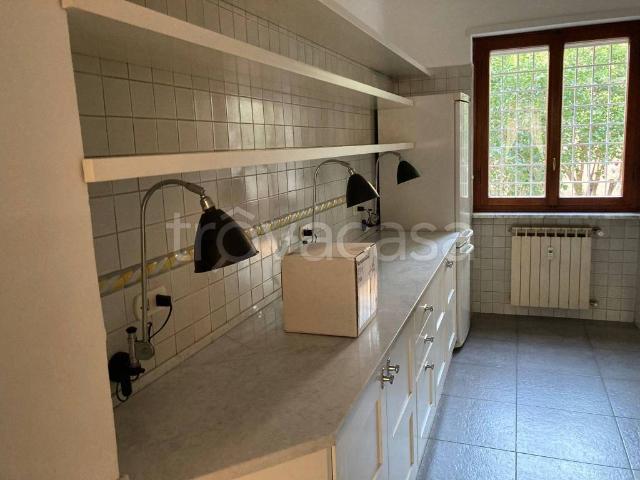 Appartamento in affitto a Roma via Luigi Gherzi, 9, arredato, terrazzo, riscaldamento centralizzato TrovaCasa