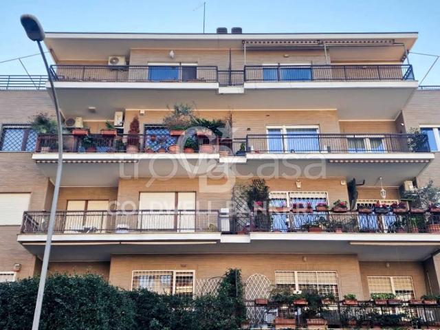 Appartamento in affitto a Roma via Luigi Gherzi, parzialmente arredato, riscaldamento centralizzato, aria condizionata TrovaCasa