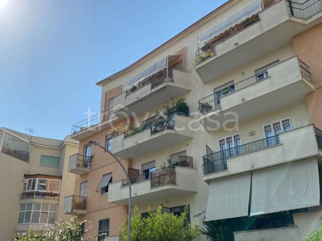 Appartamento in affitto a Roma via Luigi Robecchi Brichetti, non arredato/vuoto, giardino privato, terrazzo TrovaCasa
