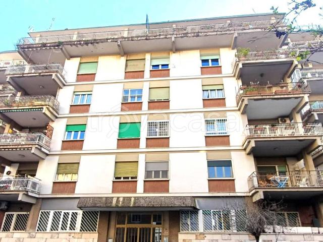Appartamento in affitto a Roma via Luigi Ungarelli, 15, arredato, ristrutturato, vicinanze negozi TrovaCasa