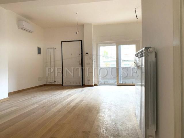 Appartamento in affitto a Roma via Laurentina, 675a, non arredato/vuoto, posto auto, box TrovaCasa
